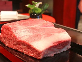 六本木に「劇場型割烹」と「極みの鉄板料理」が誕生！ 新生『うかい』から目が離せない