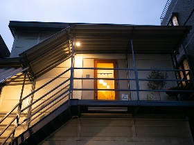 中目黒『nou』は看板のない隠れ家フレンチ！プレハブ小屋の奥に、洗練されたビストロ空間が広がっていた
