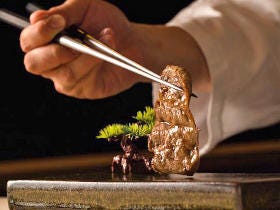 カウンターで極上肉を！人気店『中目黒いぐち』の新店で「おもてなし焼肉」を体験してみた