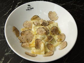 パリで大人気の「トリュフ専門店」が東京・六本木に上陸！ 絶品「トリュフ料理」まみれのレストラン
