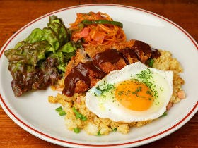 奥渋に個性派グルメがまたまた誕生！ ホンモノの長崎B級グルメが味わえる「トルコライス」専門店