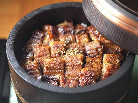 絶品ウナギをモダンな空間で堪能！ 江戸前技法で蒸しあげた国産ウナギが悶絶級においしい『大阪うなぎ組』