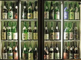 日本酒72種類が3,000円で飲み比べ放題！ 渋谷駅チカで大人飲みできる隠れ家立ち飲みを発見