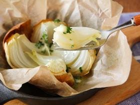 「新タマネギ」を丸ごと焼くだけ！ シンプルなのに甘みとトロトロ感が最高なおつまみレシピ3選