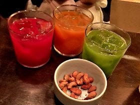 世界初・濃縮「コールドプレスジュース」をカクテルにする専門バー『ムーンシャイン』が神田にオープン！