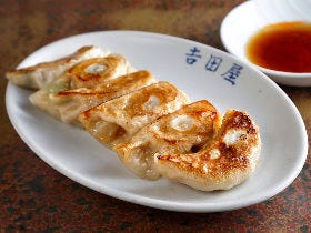 「焼き餃子」がうまい町中華！ 下北沢エリアに佇む『吉田屋』は、優しさに満ちた幸せ空間【新代田】