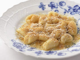 ３０分で生地もソースも完成！休日ランチに作りたい基本ニョッキ