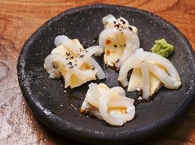 簡単「イカとチーズ」おつまみから、組み合わせの妙を学ぶ！ 知って得するつまみのプロ直伝レシピ