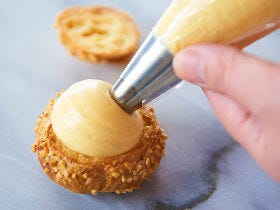 「ディプロマットクリーム」レシピを洋菓子研究家が伝授！絶品シュークリームがつくれる生クリームの作り方