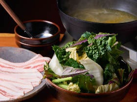 旬を食べる「草鍋」は夏でも注文殺到！ 自家農園の朝どれ野菜が絶品すぎる、代々木上原の『どろまみれ』