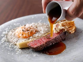 極上「和牛」をあれこれ味わう！ ネオン街を遊び尽くしたグルマンたちのヒミツの肉フレンチ『T3』