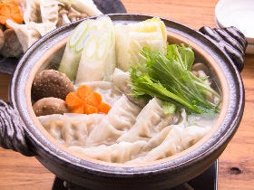 今注目なのは、博多発のあの餃子とハワイ発の新食感スイーツ！