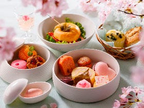 ひと足早く春を満喫！ お花見気分で楽しむ、都内ラグジュアリーホテルの「桜スイーツ」フェアまとめ