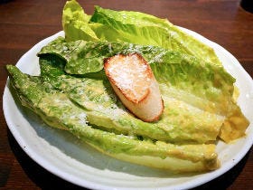 メキシコ発祥の元祖「シーザーサラダ」が世界レベルのうまさ！週2日ランチだけ営業の『シーザーズカフェ』