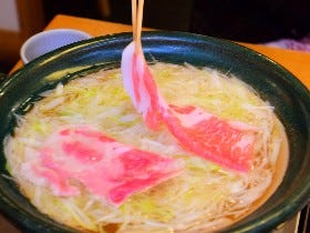 とんかつ界を賑わせた『とんかつ ひなた』が、今度は「極上しゃぶしゃぶ専門店」を出店したと話題