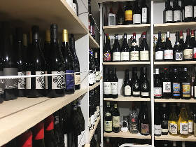 運命の一本に出逢える！二子玉川『ニューバレー』は、ゆるく楽しく真面目にワインが楽しめる“飲める酒屋”