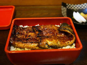 天然うなぎと"揚げ焼き"ステーキと......