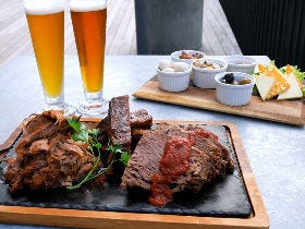 清澄白河『PITMANS』の肉料理がうますぎる！ 本格クラフトビールと味わう「BBQレストラン」