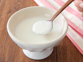 材料は2つだけ！ ヨーグルトメーカーを使わずに作れる「自家製ヨーグルト」の簡単レシピ