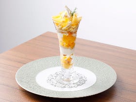 「可憐なスイーツ&上質なワイン」にファン続出！ 青山に佇む魅惑のワインバー『エンメ』