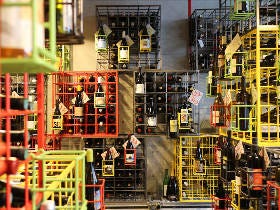 自然派ワインがズラリ400種！まるでワインギャラリーの角打ち『no.501』はアーティストの秘密基地