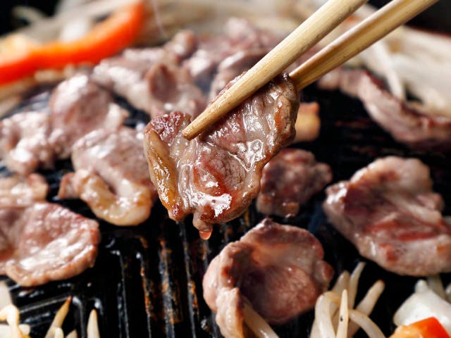 ラム肉初心者にもおすすめ！ ジンギスカンが超絶ウマい、荒木町の羊肉専門店『赤丸ヂンギス』