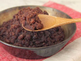 砂糖を入れるタイミングが重要！ 日本人なら知っておきたい、おいしい「あんこ」の作り方