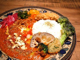 行列のできるスープカレー店の新店に大注目！『三日月カリィ サムライ.』が下北沢に誕生