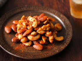 ミックスナッツがひと手間で100倍おいしくなるレシピ！家飲みがもっと楽しくなる絶品おつまみ3選