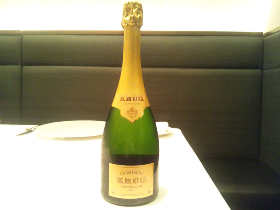 「シャンパンはドンペリ」なんて言わずに知っておきたい、アートのようなシャンパーニュ