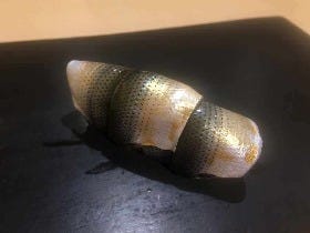 鮨好きの「踏み絵」と呼ばれるシンコの鮮烈なうまさを堪能した、夏の終わりの新富町『鮨はしもと』