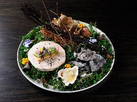 予約困難になる前に急げ！ 話題のモダンフレンチ『ロー』【外苑前】