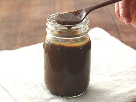 オイスターソースを簡単に手作り！主な材料は3つだけ「自家製オイスターソース」の作り方