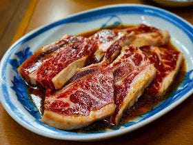 「肉・ご飯・肉・ビール・肉…」の連鎖がとまらない！ 激うますぎる「タレ焼肉」の原点『新楽井』【鶴橋】