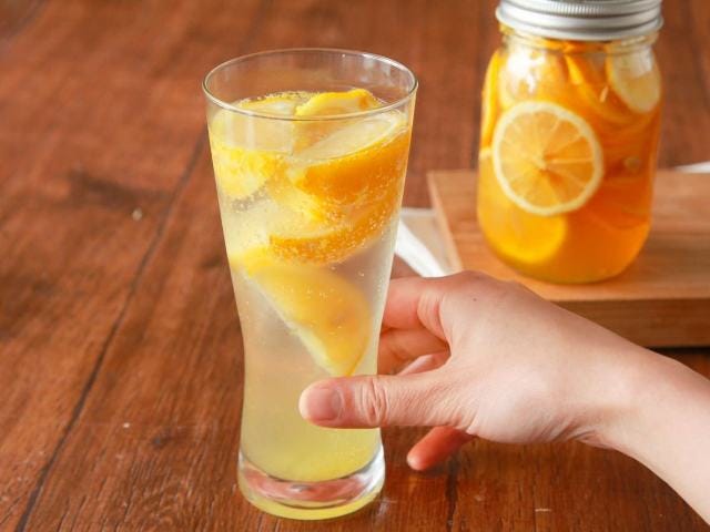冷凍レモンサワーのウマさが格段にアップする重ねワザ！かき氷にも使える万能「レモンシロップ」レシピ