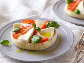 忙しい朝でも気分がアガる！ パンに乗せるだけで完成「オープンサンド」簡単レシピまとめ