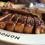 東京でtボーンステーキをがっつり楽しむ肉レストラン『Nomad Grill Lounge』【赤坂】