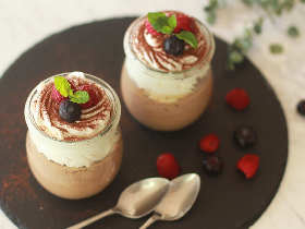 火を使わないから簡単！プリンにティラミス、いちご大福まで、週末おやつに作りたい絶品スイーツレシピ7選