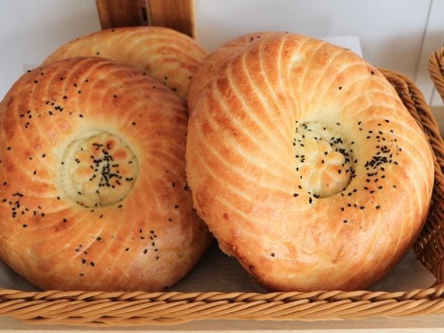 美しき中央アジアのパン「ノン」が日本で売り切れ続き!? 春日部『シルクロード ベーカリー シェル』