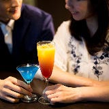 【男女200人調査】こんなお酒を飲んでほしい、あんな酔い方ゆるせない！ ロマンチックな夏のお酒とは？