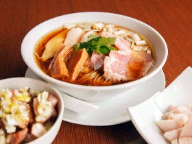 朝霞まで食べに行くべき！　ラーメンの超新店カネキッチンで度肝を抜かれた３品の肉刺客