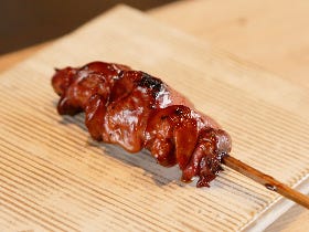 六本木の丘に焼き鳥旋風が巻き起こる！ 名店『鳥しき』のDNAを継ぐ焼き鳥店『鳥おか』