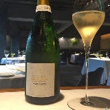 口コミ評価4.5オーバーの東京を代表するレストランでいただく知る人ぞ知る1本