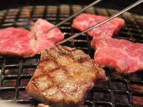 吉祥寺で行列ができるあの肉屋を手がけた、生粋の肉職人の焼肉屋『黒毛和牛専門店 肉処うし喰』【新富町】