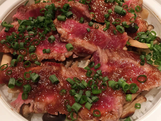 丸の内の肉食派に捧ぐ！バールのできたてステーキ丼