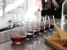 レアな日本ワインなど150種類を飲み比べ！人気グルメも集まる「ワインイベント」が青山で今週土日に開催