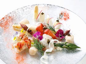 旬を感じる「モダンフレンチ」に酔いしれる！ 美術館に隣接した名フレンチの姉妹店『ラトラスフィス』