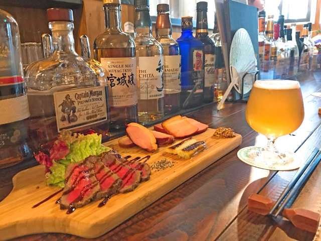 自家製「燻製ビール」と燻製料理が本当においしい、大塚のブルーパブ『スモークビアファクトリー』