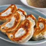 これが「餃子」の名店だ！ ”酢コショウ”発祥の店、赤坂『珉珉（みんみん）』の焼き餃子がとにかくうまい