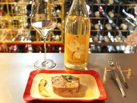 オシャレな「角打ち」が一大ブーム！ 安くておいしいワインも飲める、都内の「角打ち」まとめ